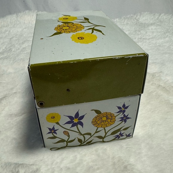 Vintage Floral MCM 60’s Metal Purple Green Yellow Recipe Box Syndicate Mfg Fun - Picture 3 of 11